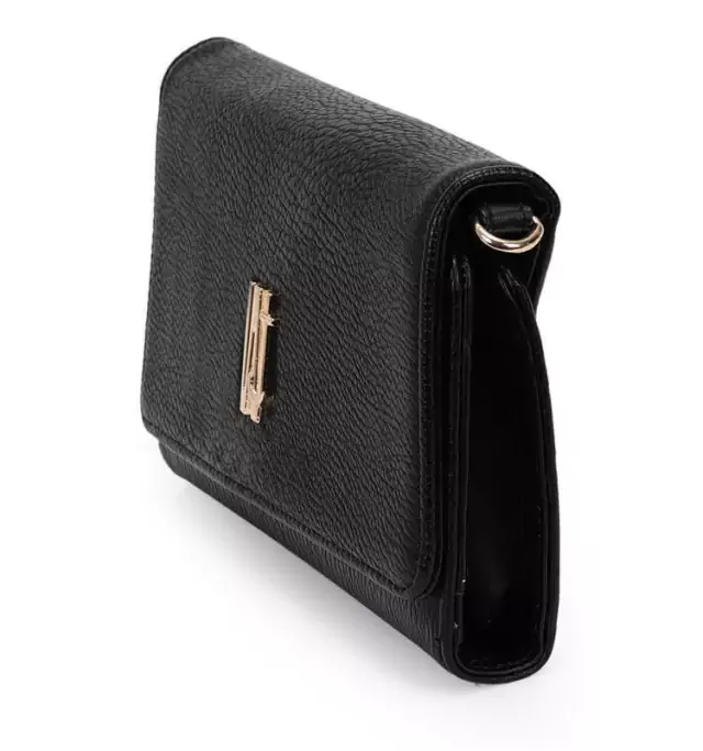 Bolsa feminina WJ 24-46066 preta vista lateral com acabamento matelassê